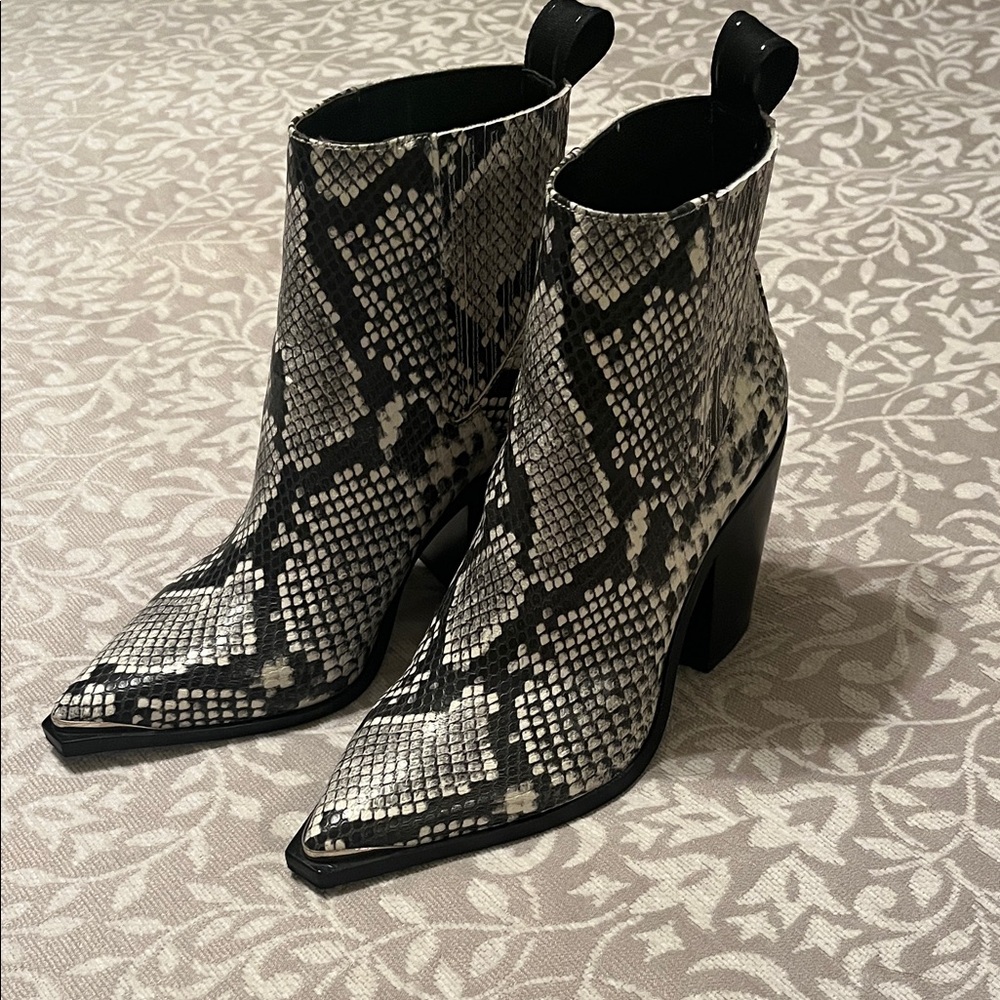 Kenneth Cole Black and White Snake Print Booties